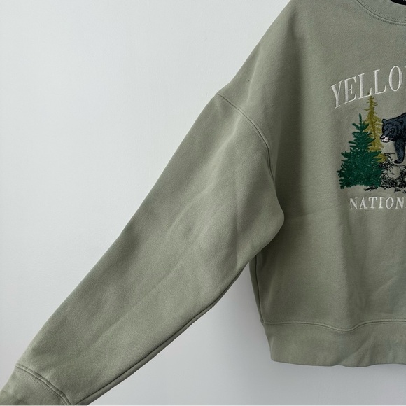 Forever 21 Green Yellowstone Crewneck Sweater - Picture 6 of 7